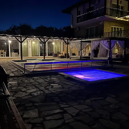 Boutique Gioia Del Sole With Salty Heated Pool Villa *