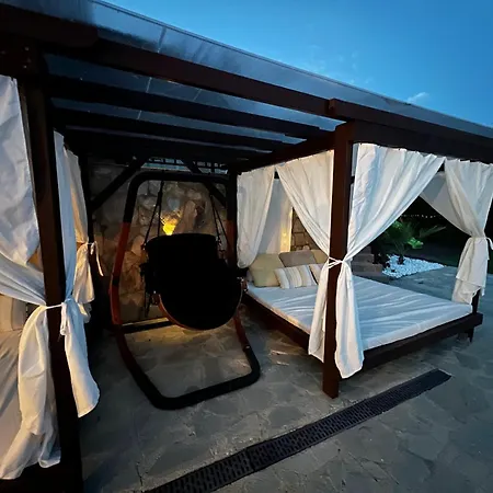 Boutique Gioia Del Sole With Salty Heated Pool Villa